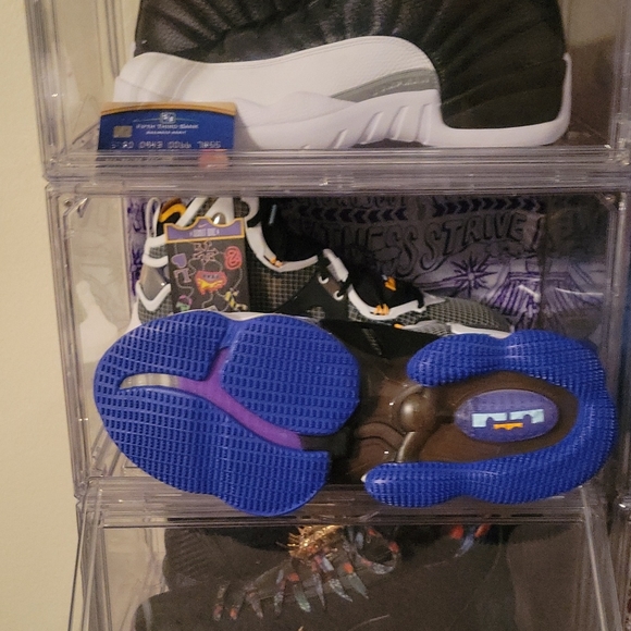 LeBron James 19 New NW - Picture 3 of 3